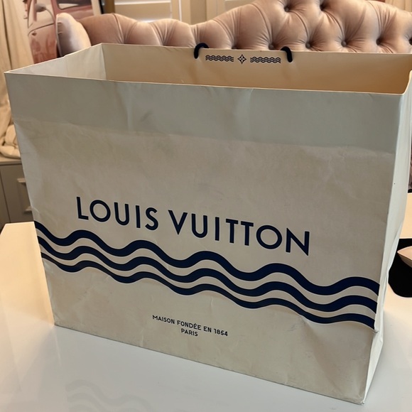 LATGE LOUIS VUITTON SHOPPING BAG FROM CAPRI ITALLY - Picture 6 of 16